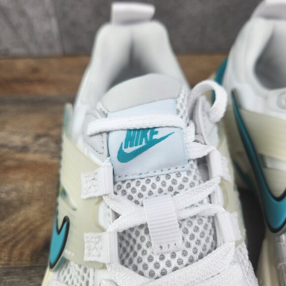 Nike V2K Run Size 10 Womens White Dusty Cactus Teal Running Casual Shoes - Picture 5 of 15
